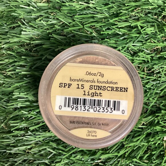 Bare Minerals SPF 15 Light - Picture 2 of 5